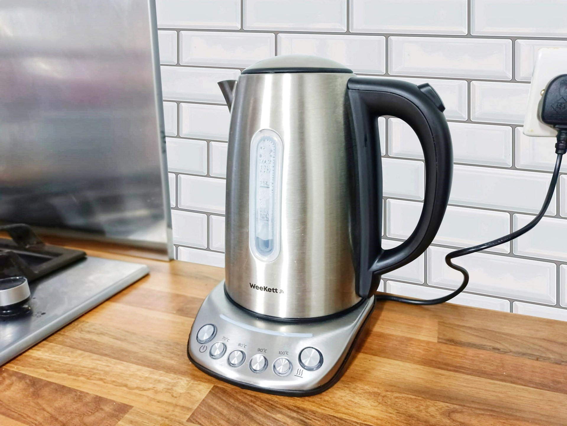 weekett smart kettle in kitchen
